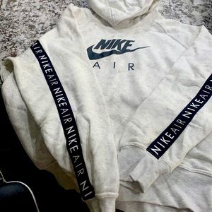 Nike air jogger 2 piece set wore 1 time like new
